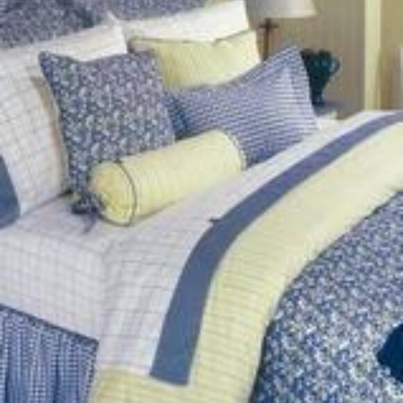 Tommy Hilfiger Twin Comforter - Picture 1 of 5